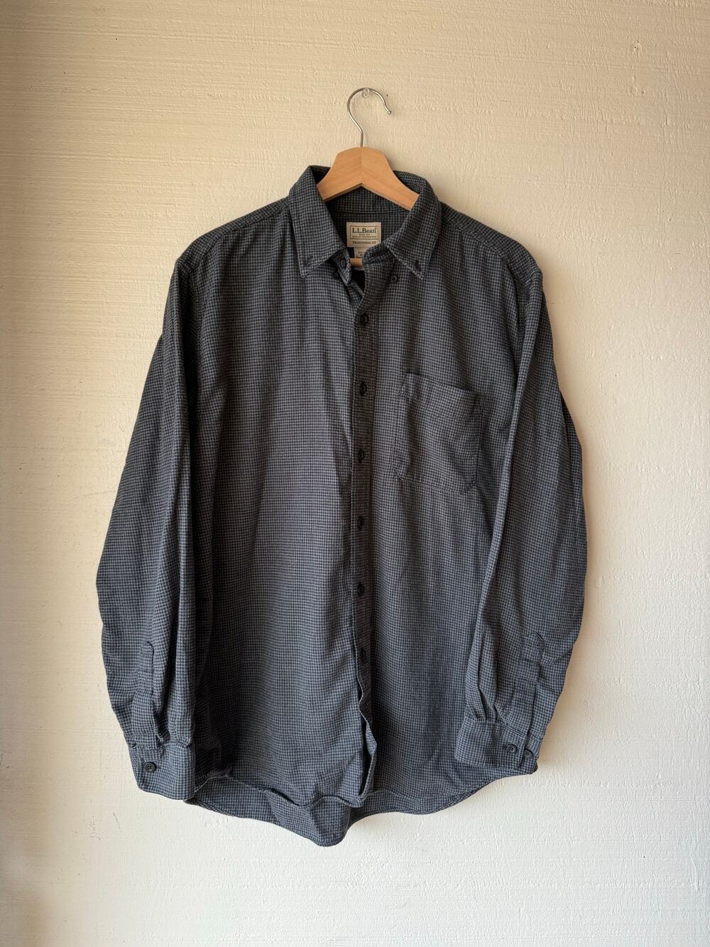 2000s L.L. Bean Black/Gray Houndstooth Button Down Cotton Shirt Size Medium / L